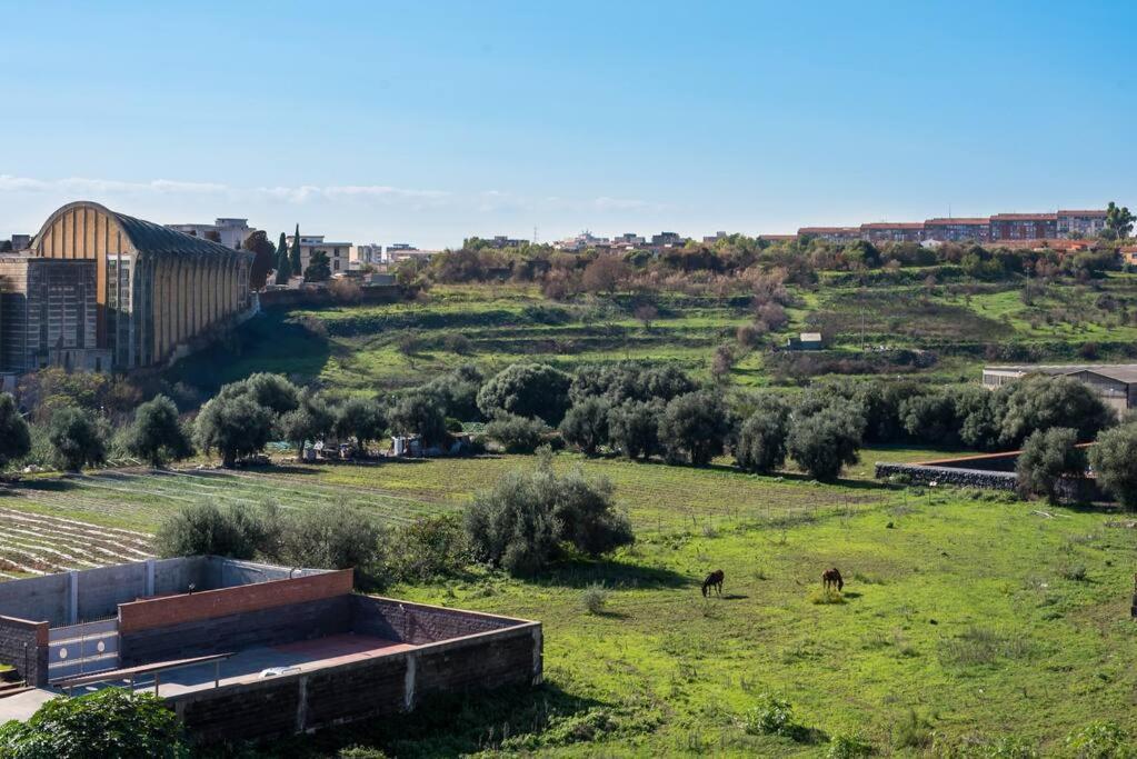 Top Floor Apartment Near Historic Fortino Катания Экстерьер фото